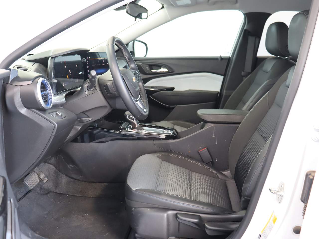 2024 Chevrolet Trax LT - Photo 8