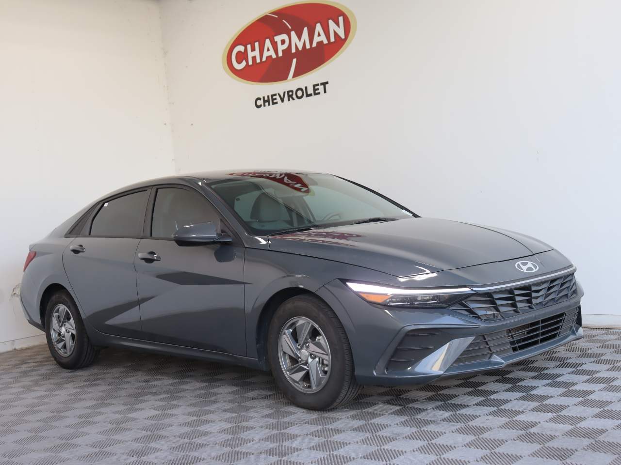2024 Hyundai ELANTRA SE