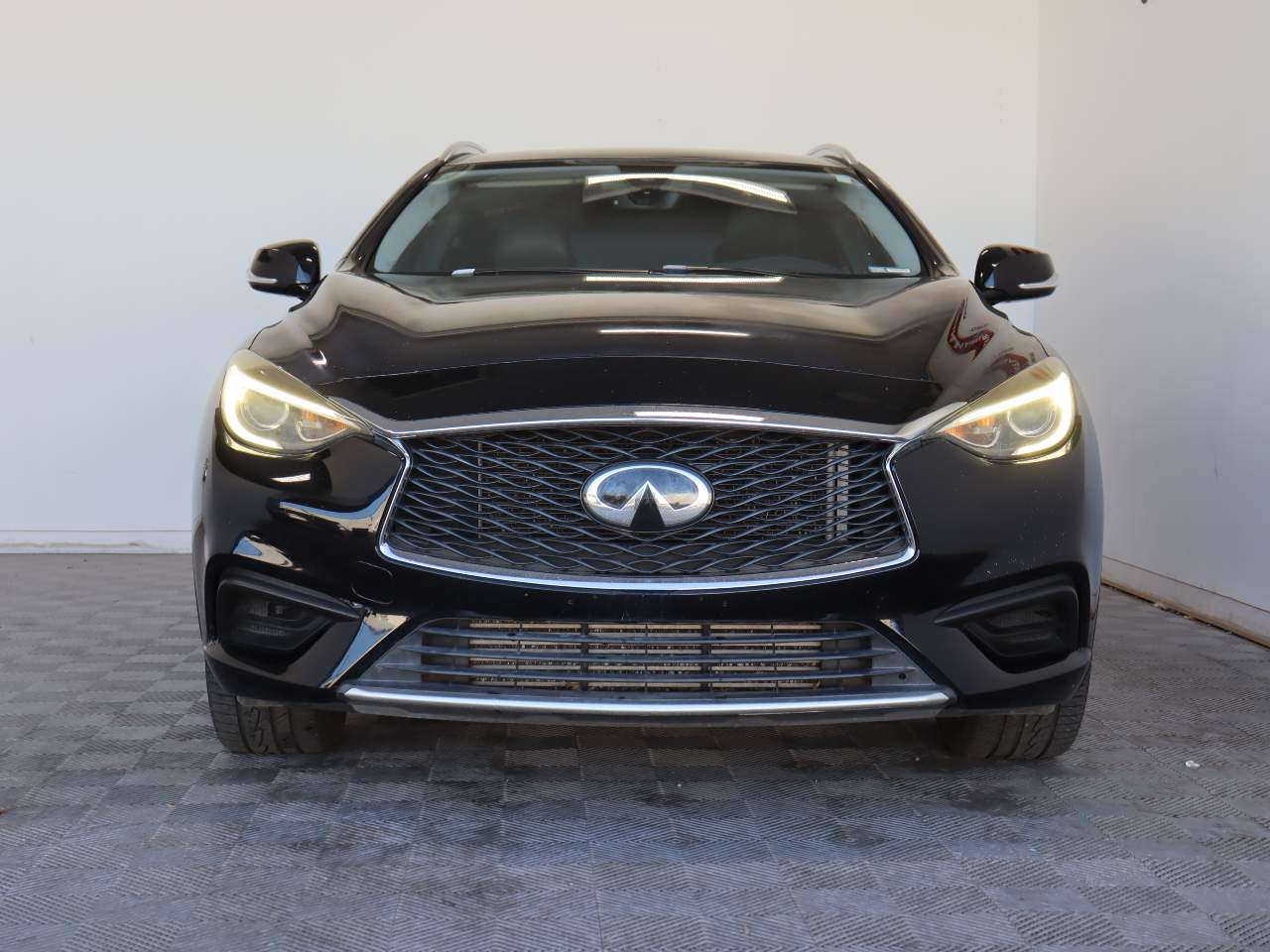 2018 INFINITI QX30 Luxe