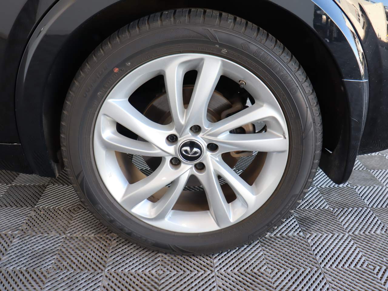 2018 INFINITI QX30 Luxe