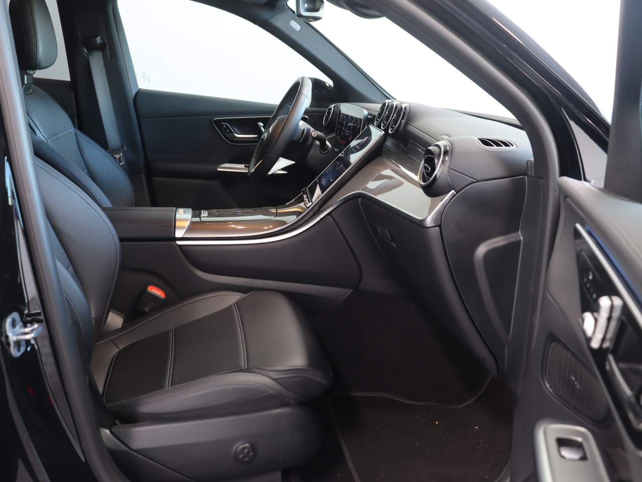 2024 Mercedes-Benz GLC 300