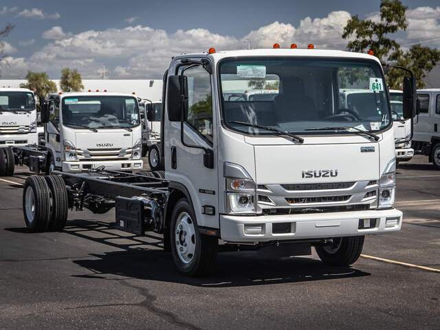 2024 Isuzu NRR