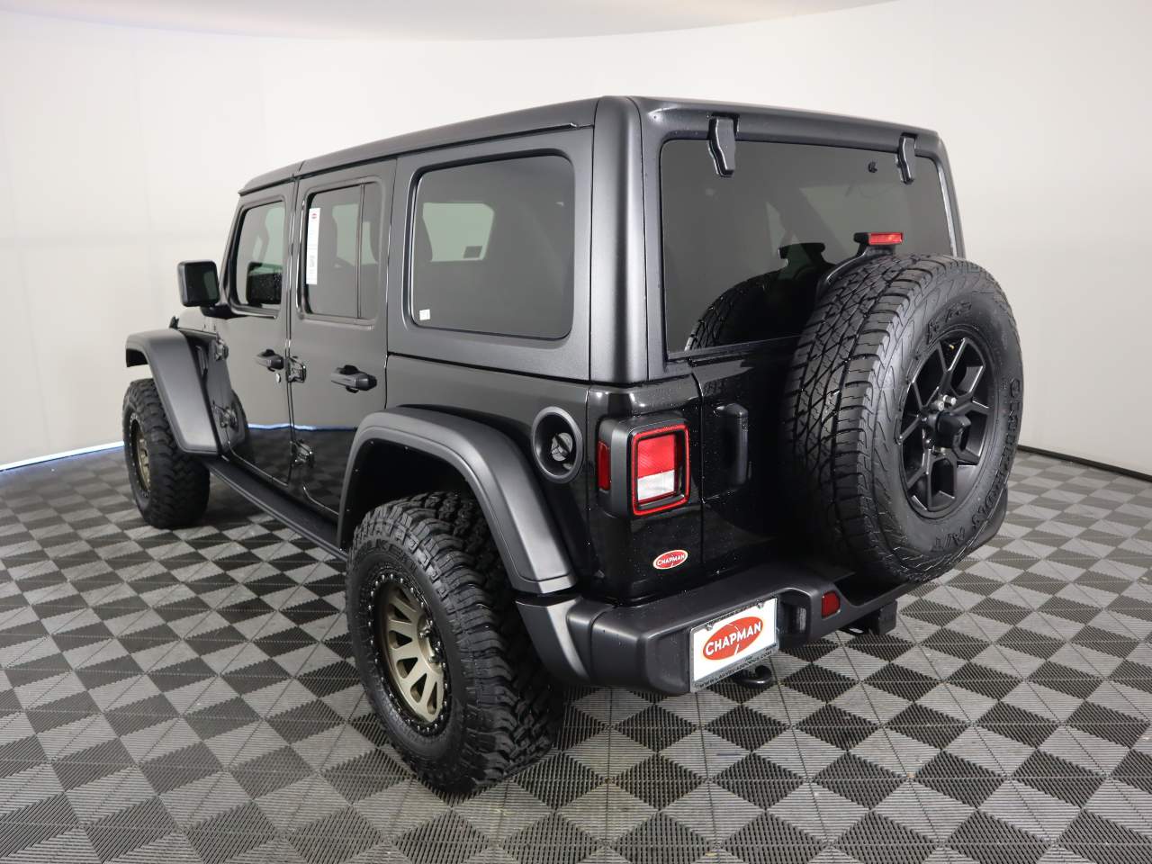 View vehicle photo 4