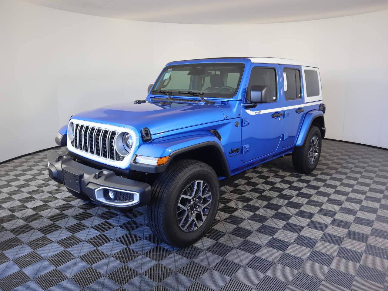 2026 Jeep Wrangler Sahara 4dr