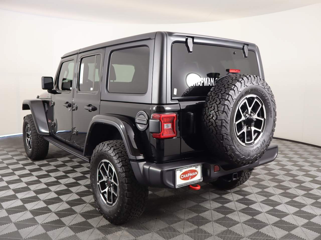 View vehicle photo 4