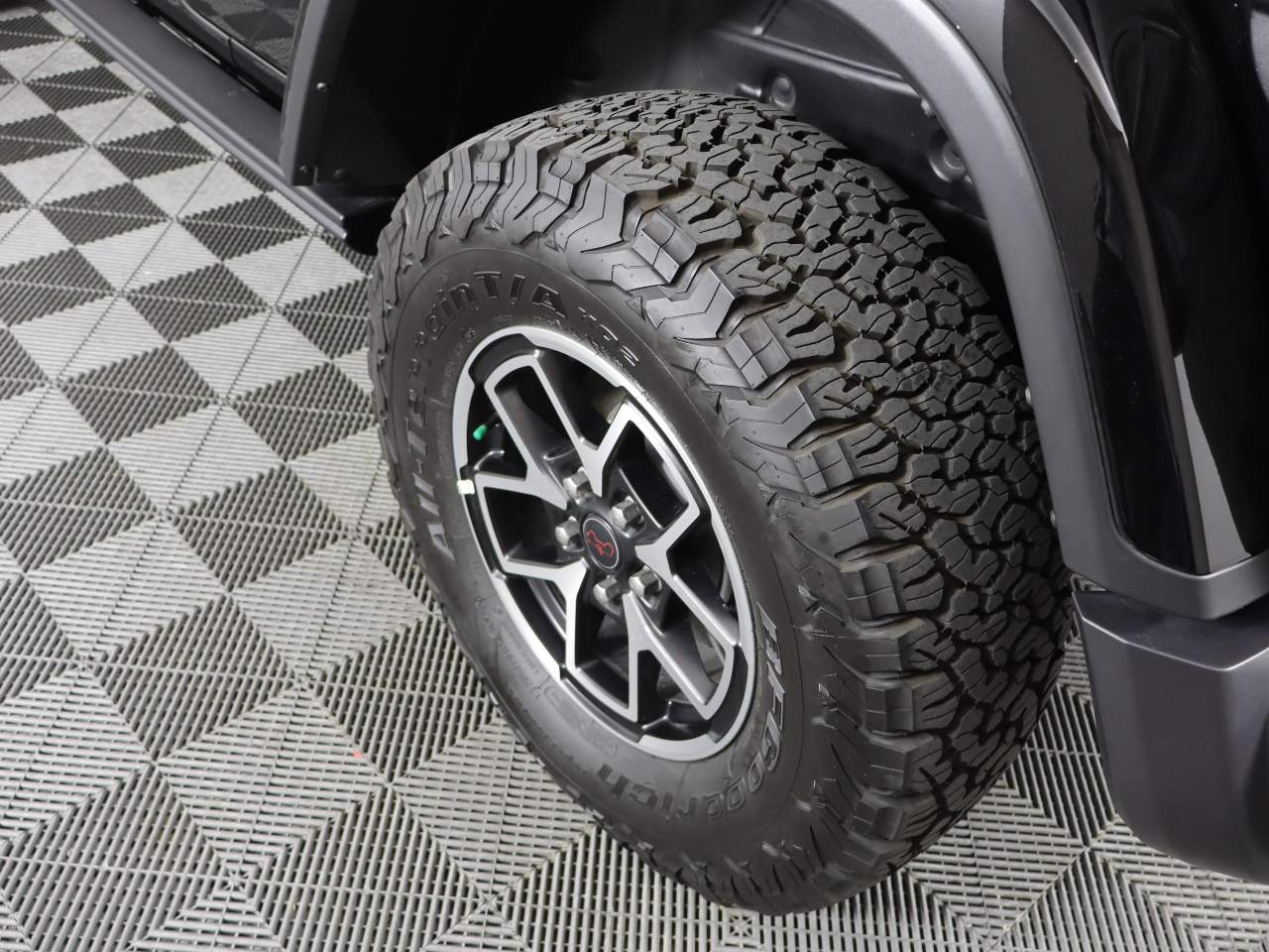 View vehicle photo 6