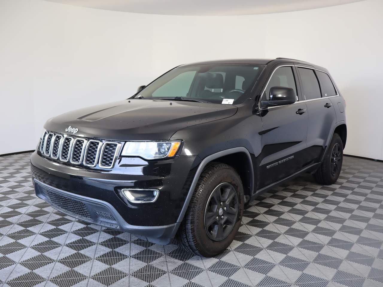 Diamond Black Crystal Pearl Coat 2017 Jeep Grand Cherokee Laredo SUV / Crossover 4X2 8-Speed Automatic