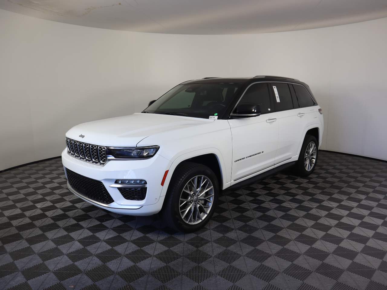 2023 Jeep Grand Cherokee Summit