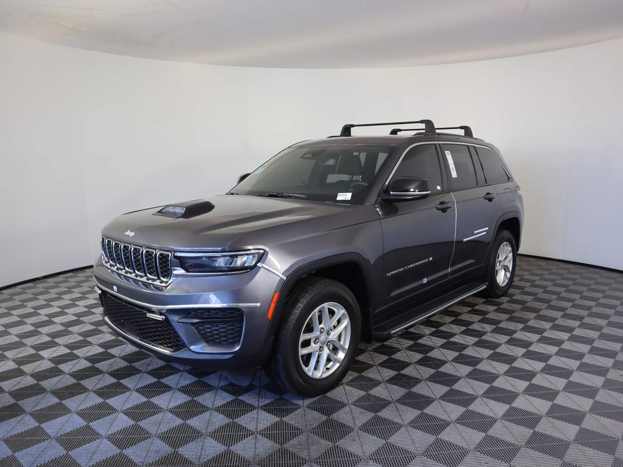 2024 Jeep Grand Cherokee Laredo X