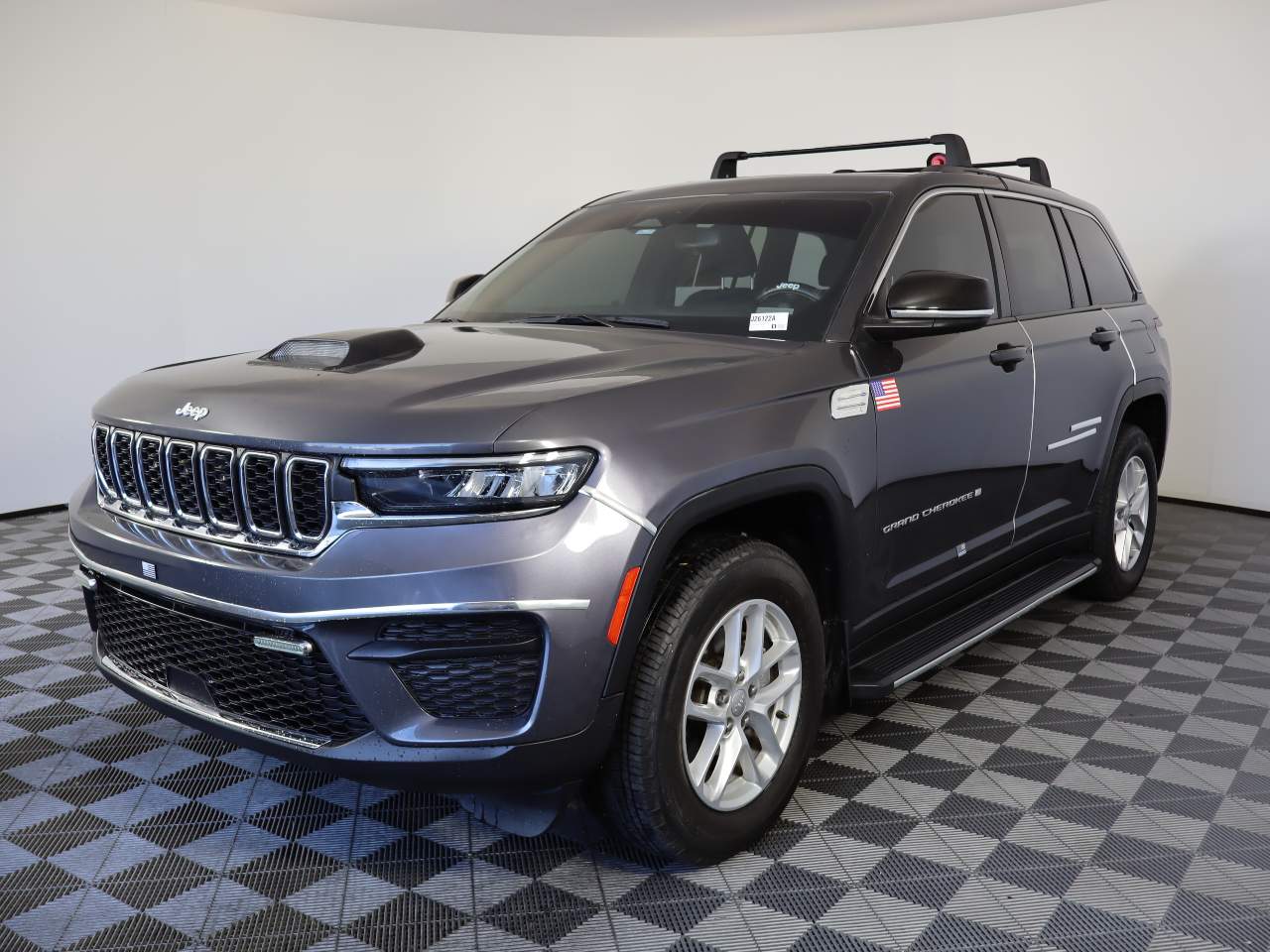 2024 Jeep Grand Cherokee Laredo X 4x4's photo