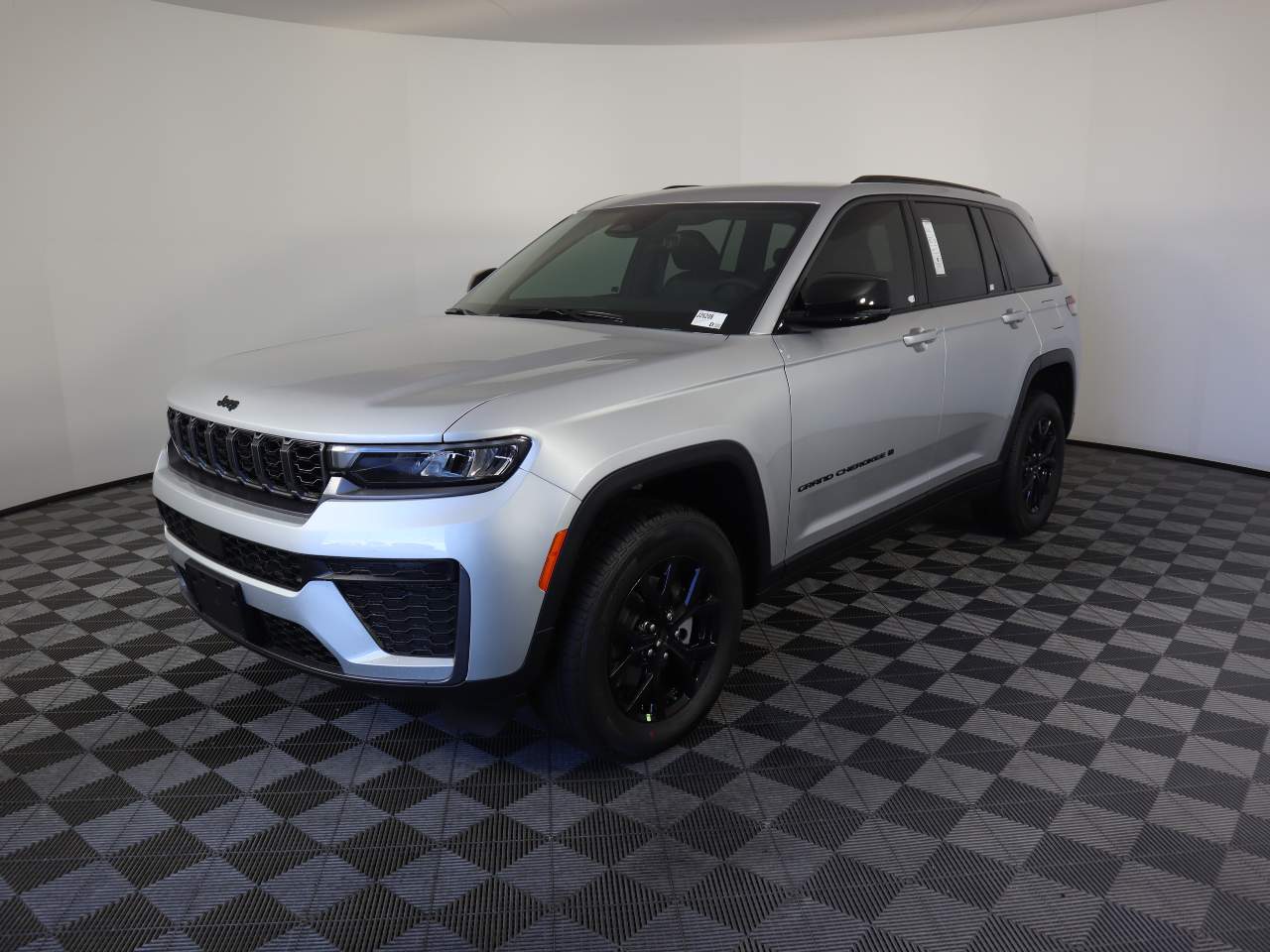2026 Jeep Grand Cherokee Altitude