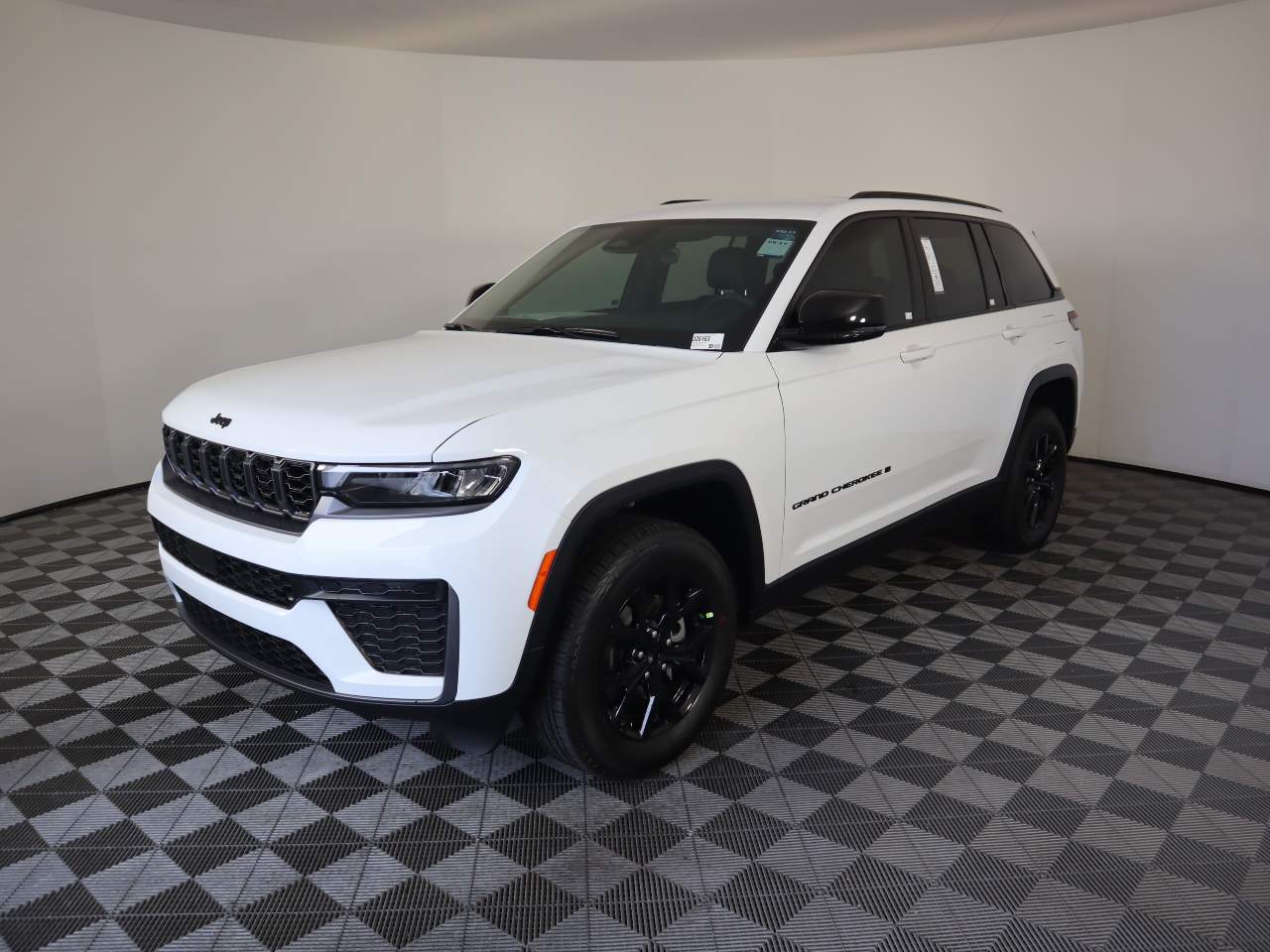 2026 Jeep Grand Cherokee Altitude