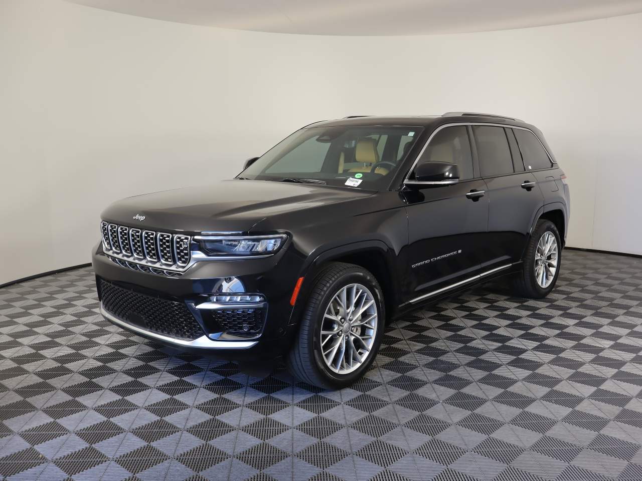 2023 Jeep Grand Cherokee Summit