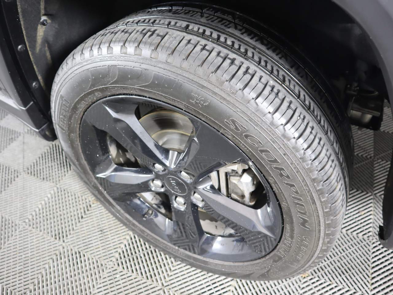 View vehicle photo 6