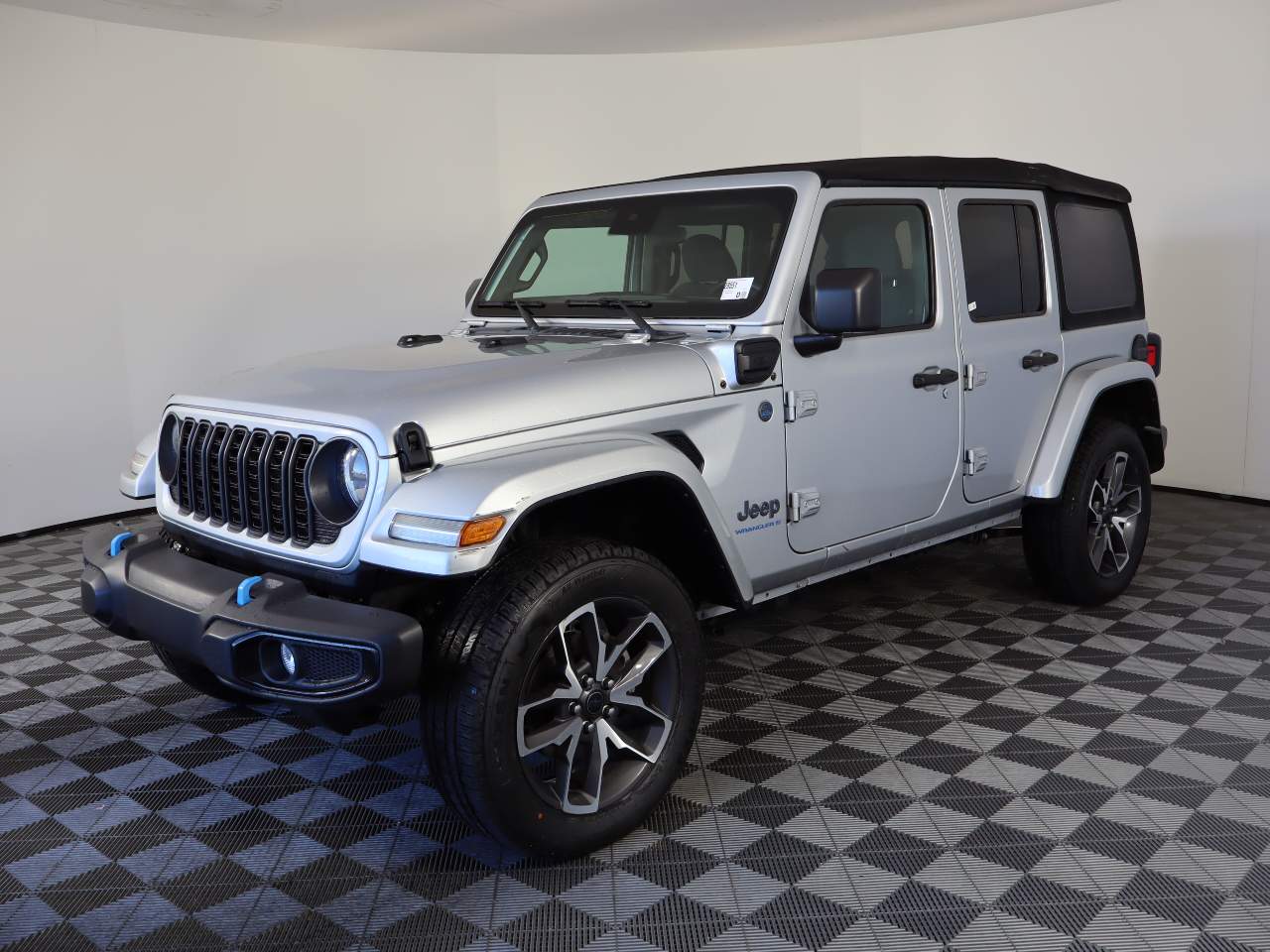 2024 Jeep Wrangler 4dr SUV 4X4