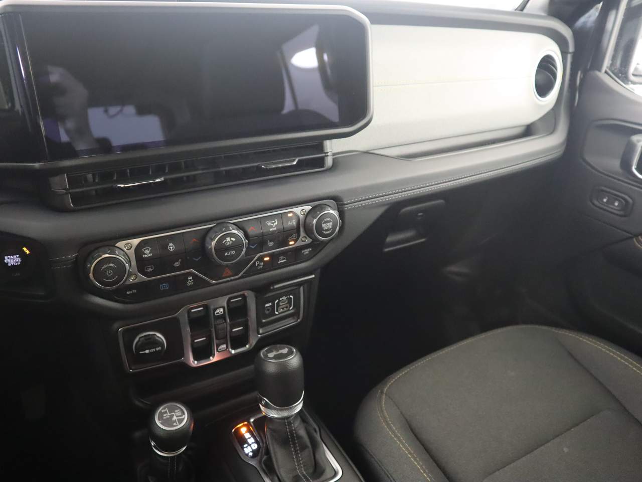 2025 Jeep Wrangler 4xe Sahara 4XE - Photo 14