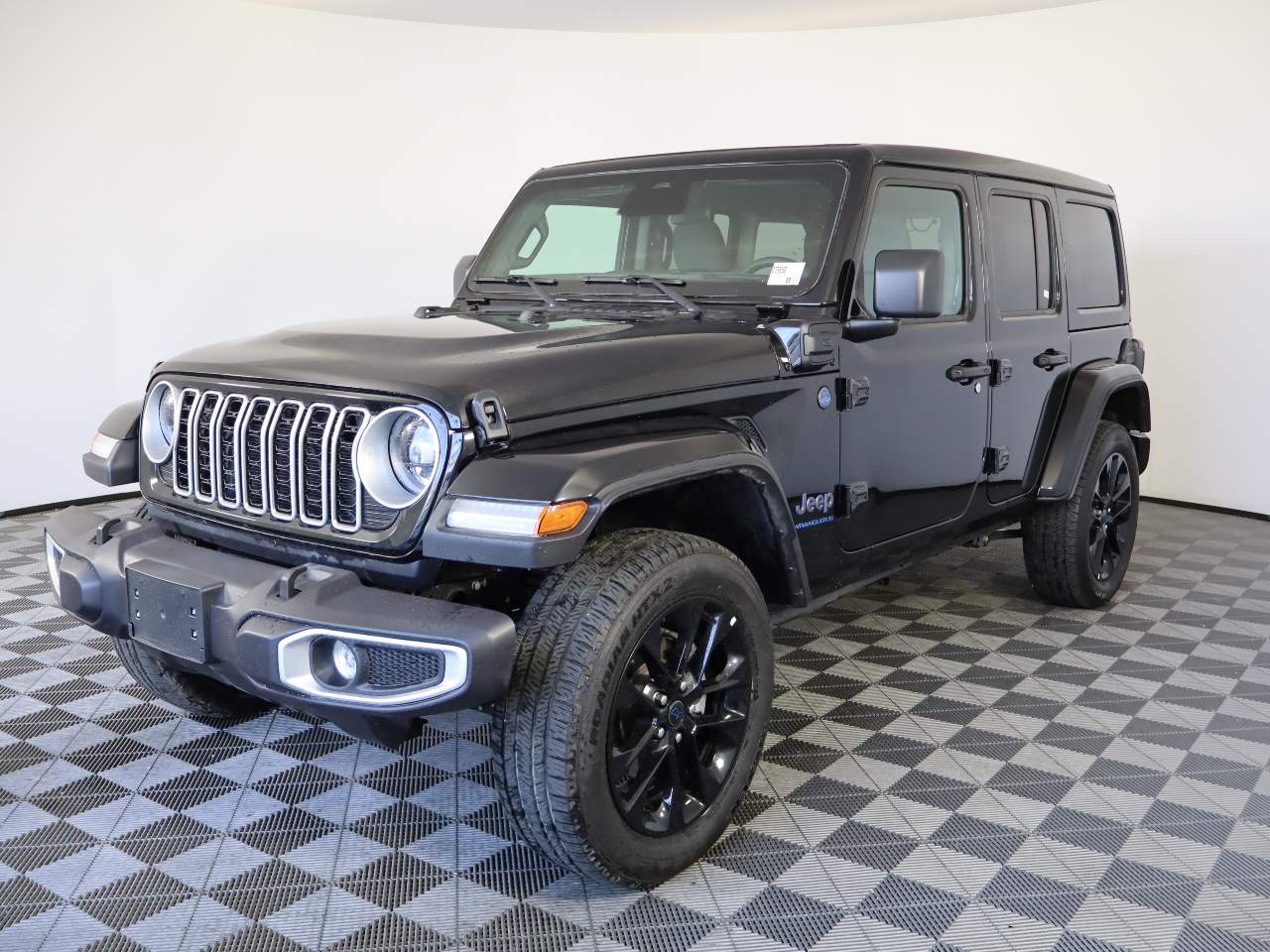 2025 Jeep Wrangler Sahara 4xe