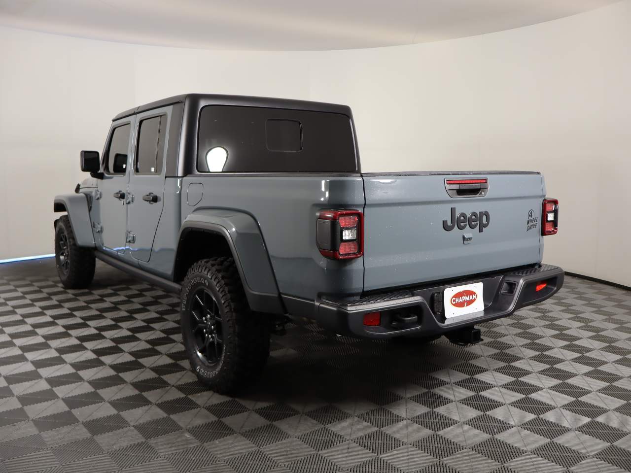 2024 Jeep Gladiator Willys Crew Cab