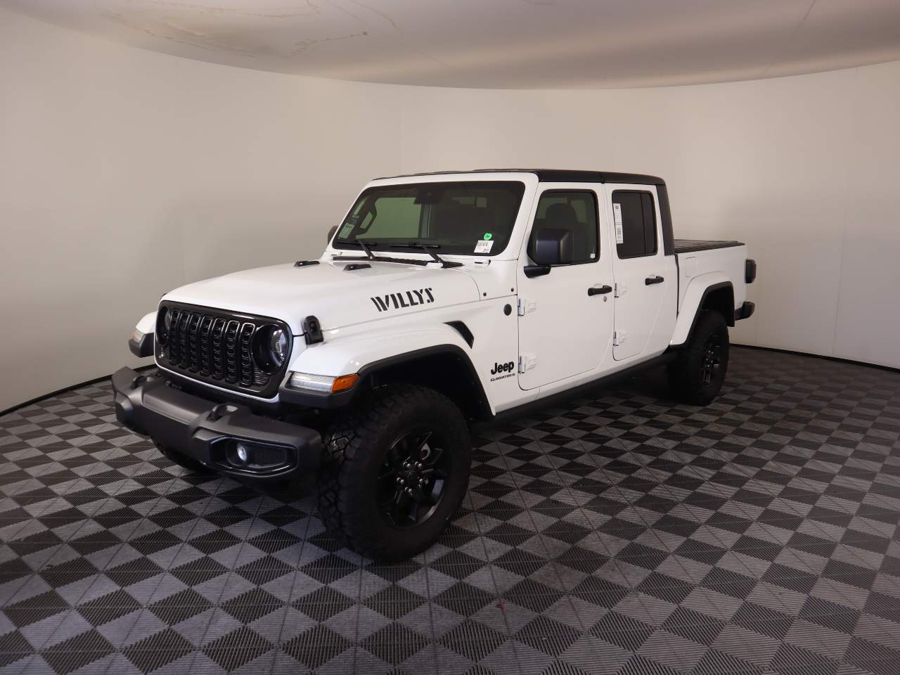 Bright White Clear Coat 2025 Jeep Gladiator Pickup Truck Four-Wheel Drive 8-Speed Automatic