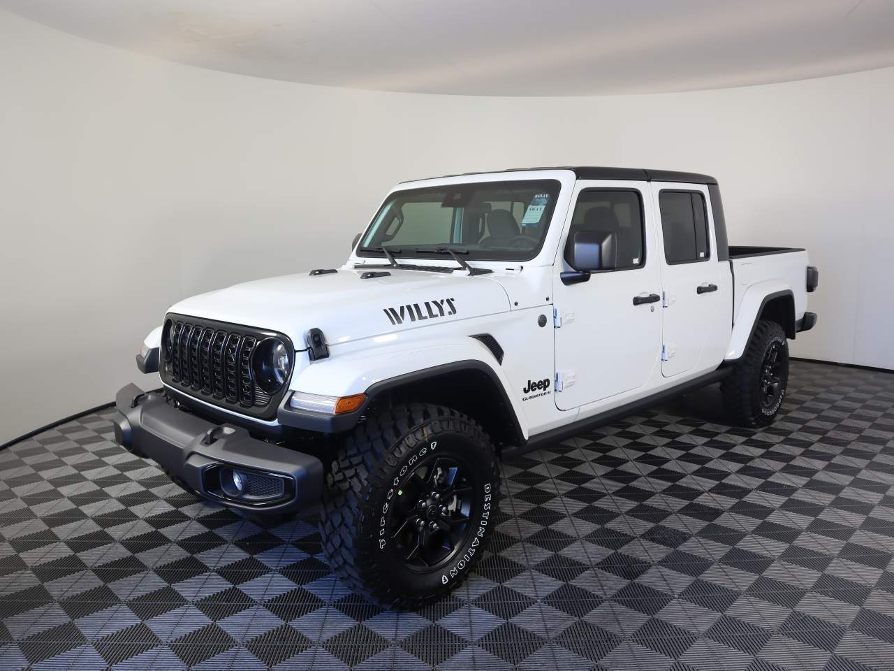 2025 Jeep Gladiator Willys 8-Speed Automatic w/Manual Shift 4WD