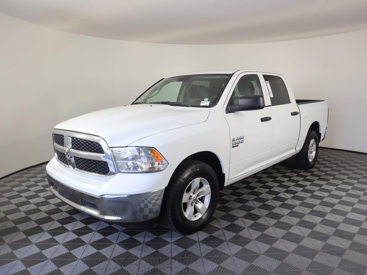 2022 Ram 1500 Classic SLT Crew Cab