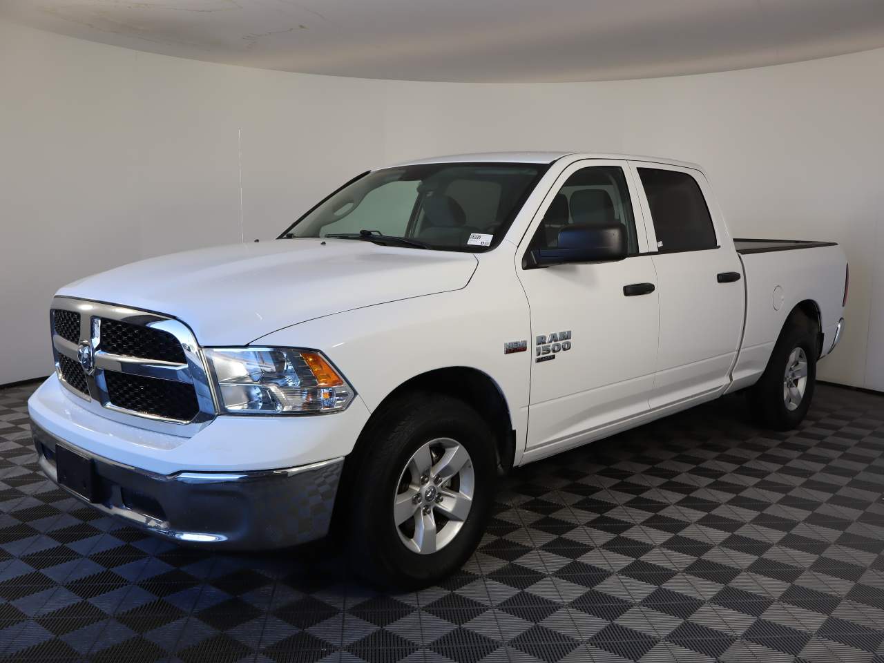 2022 Ram 1500 Classic SLT Crew Cab