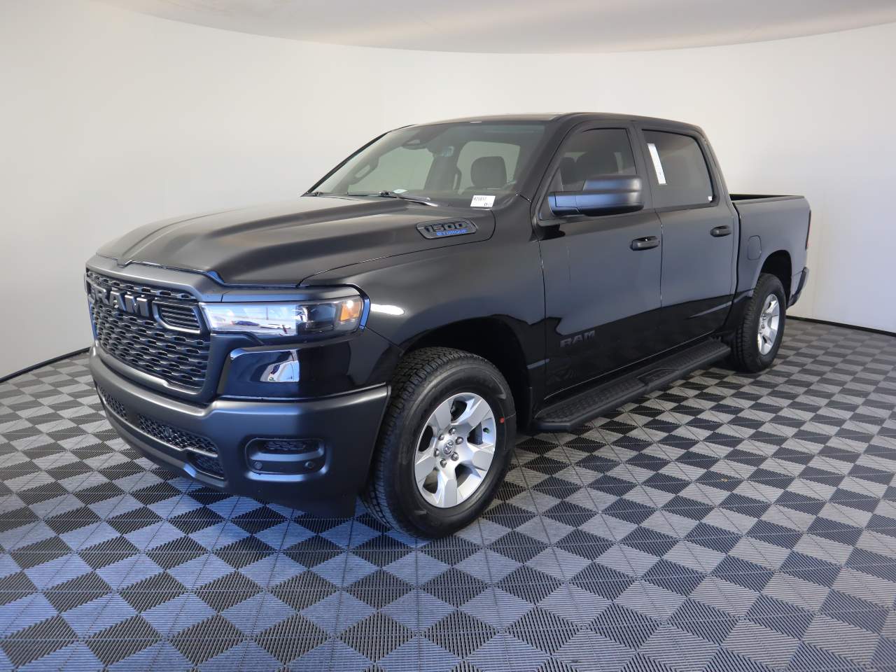2025 Ram 1500 Crew Cab Tradesman