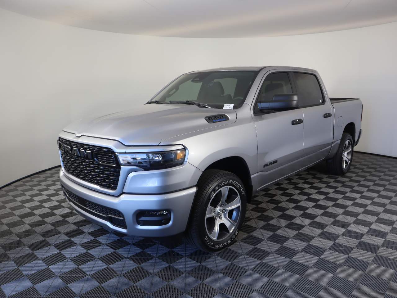 2025 Ram 1500 Crew Cab Tradesman
