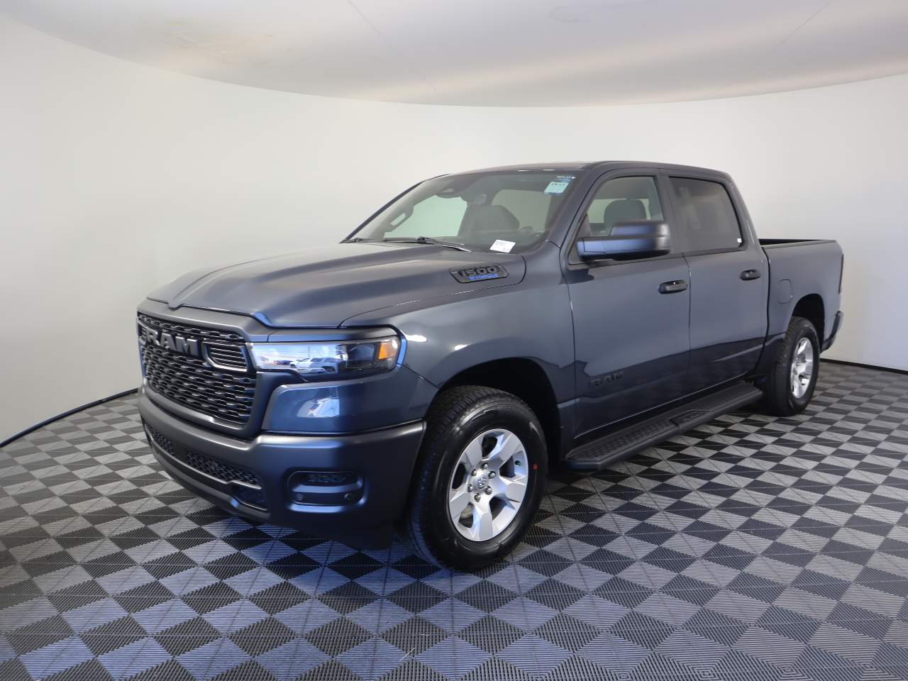 2025 Ram 1500 Crew Cab Tradesman