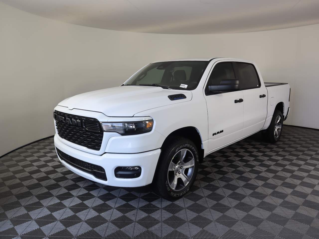 2025 Ram 1500 Crew Cab Tradesman