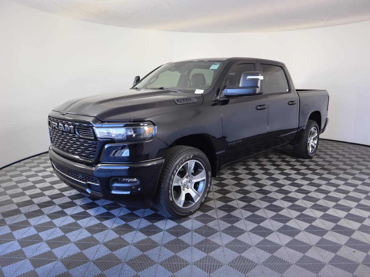 2026 Ram 1500 Crew Cab Express