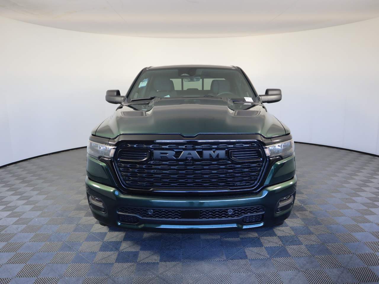 2026 Ram 1500 Crew Cab Tradesman