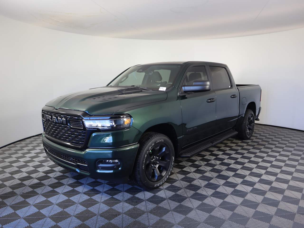 2026 Ram 1500 Crew Cab Tradesman