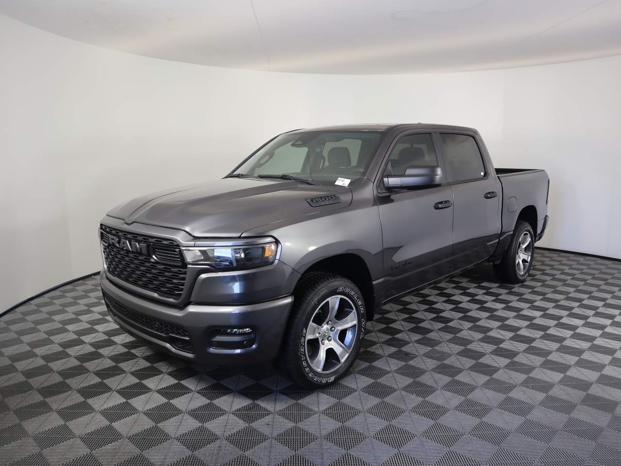 2025 Ram 1500 Crew Cab Tradesman