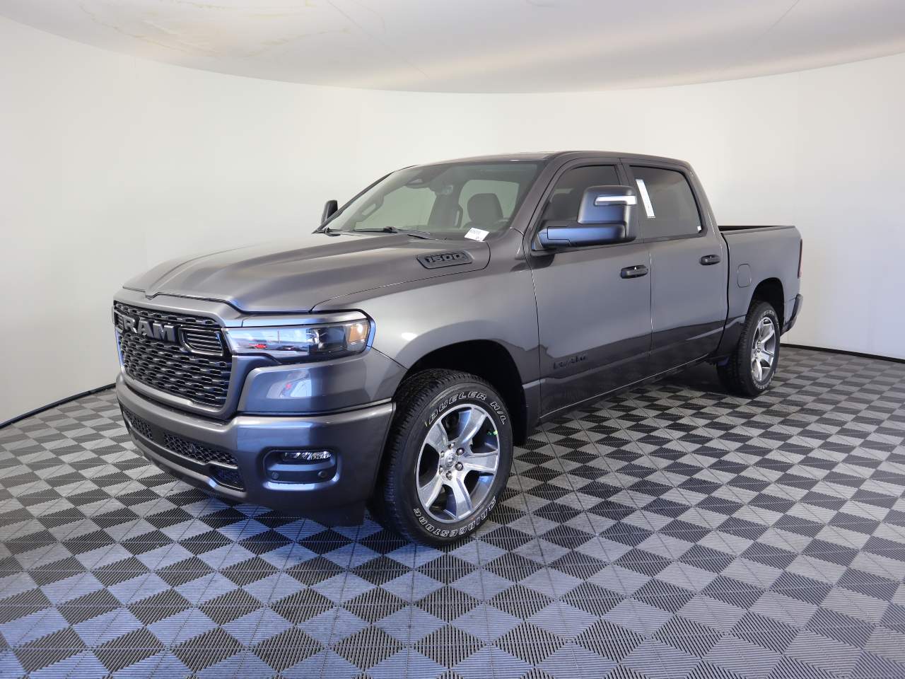 2026 Ram 1500 Crew Cab Express