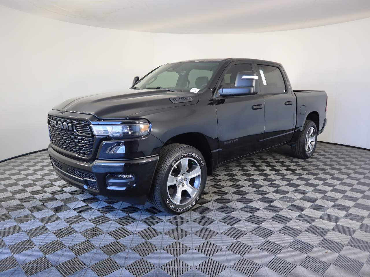 2026 Ram 1500 Crew Cab Express
