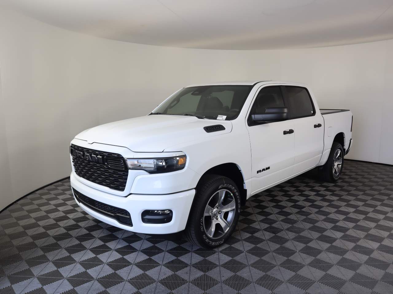 2025 Ram 1500 Crew Cab Tradesman