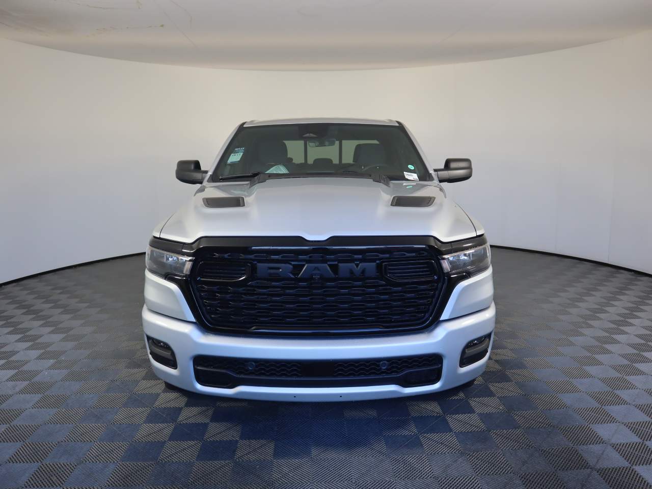2026 Ram 1500 Crew Cab Tradesman