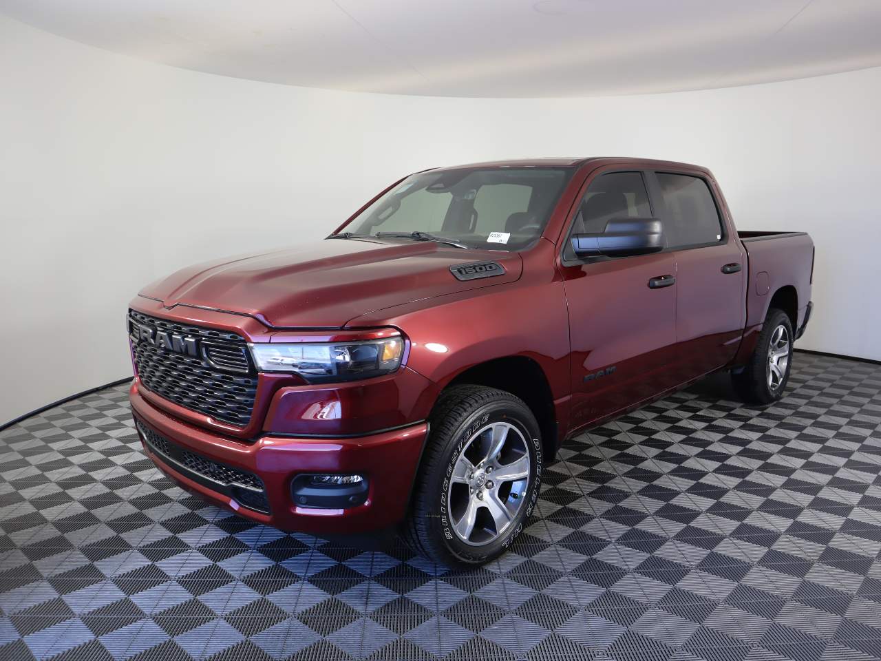 2025 Ram 1500 Crew Cab Tradesman
