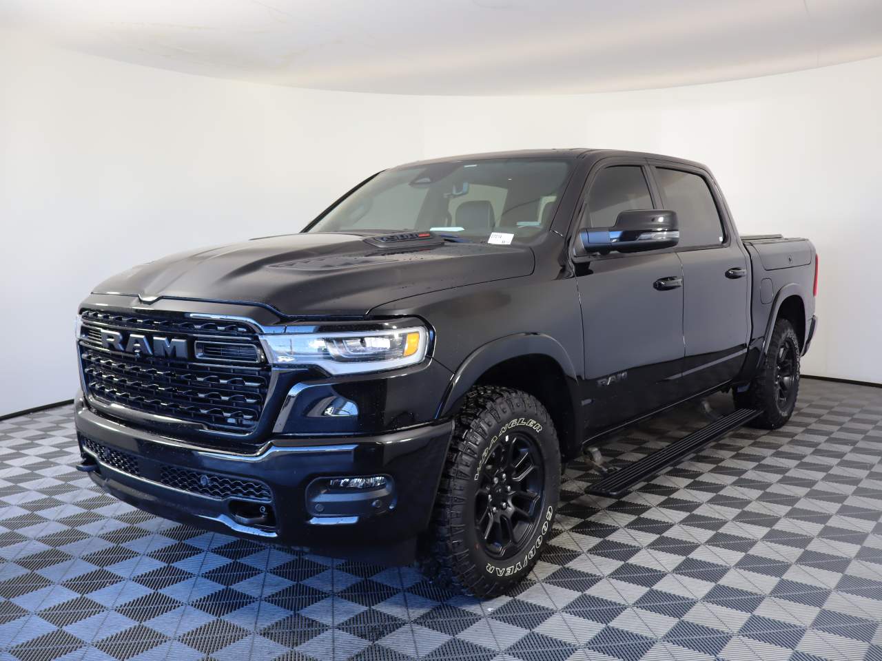 2025 Ram 1500 Limited Crew Cab