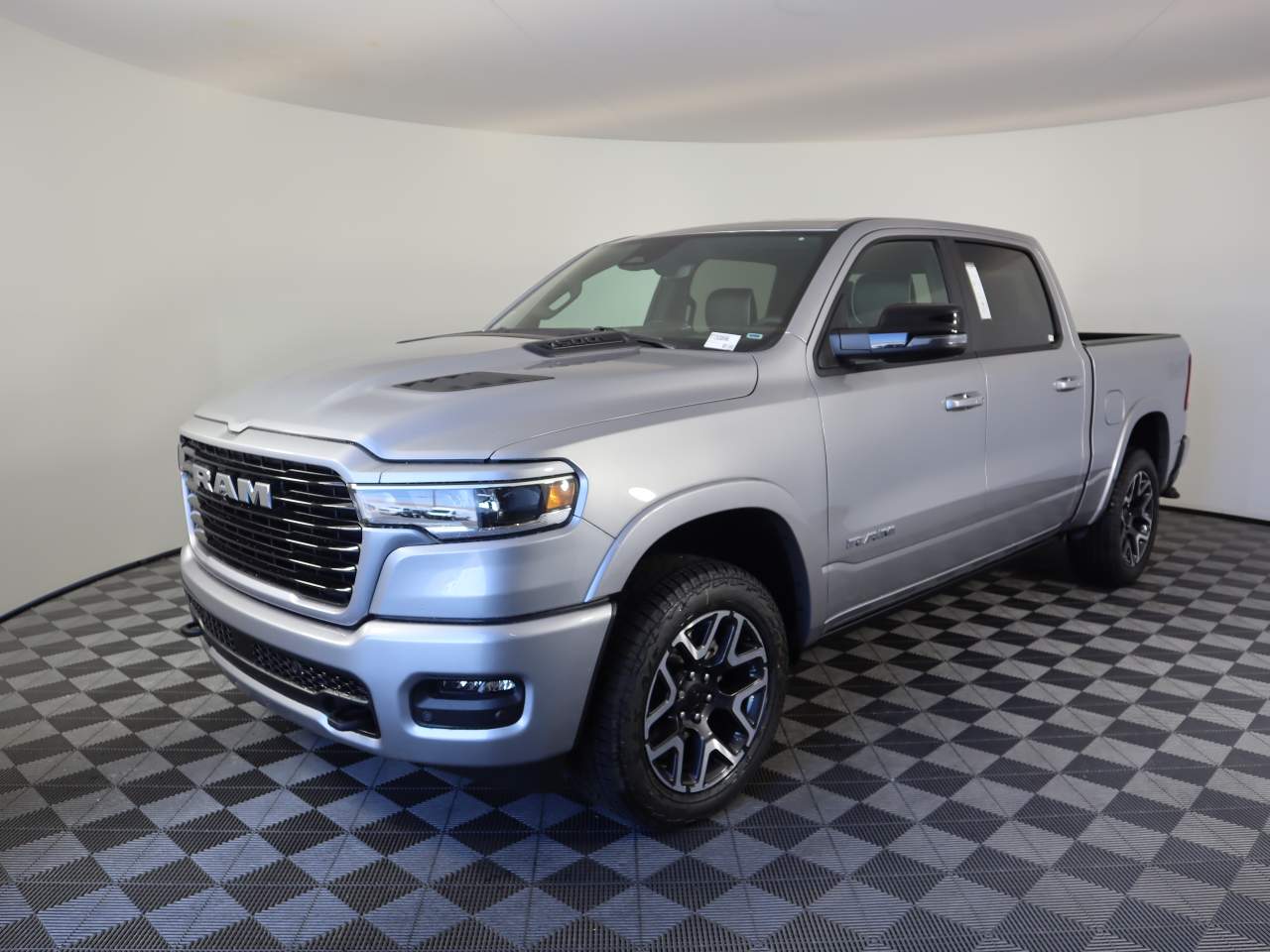 2025 Ram 1500 Crew Cab Laramie