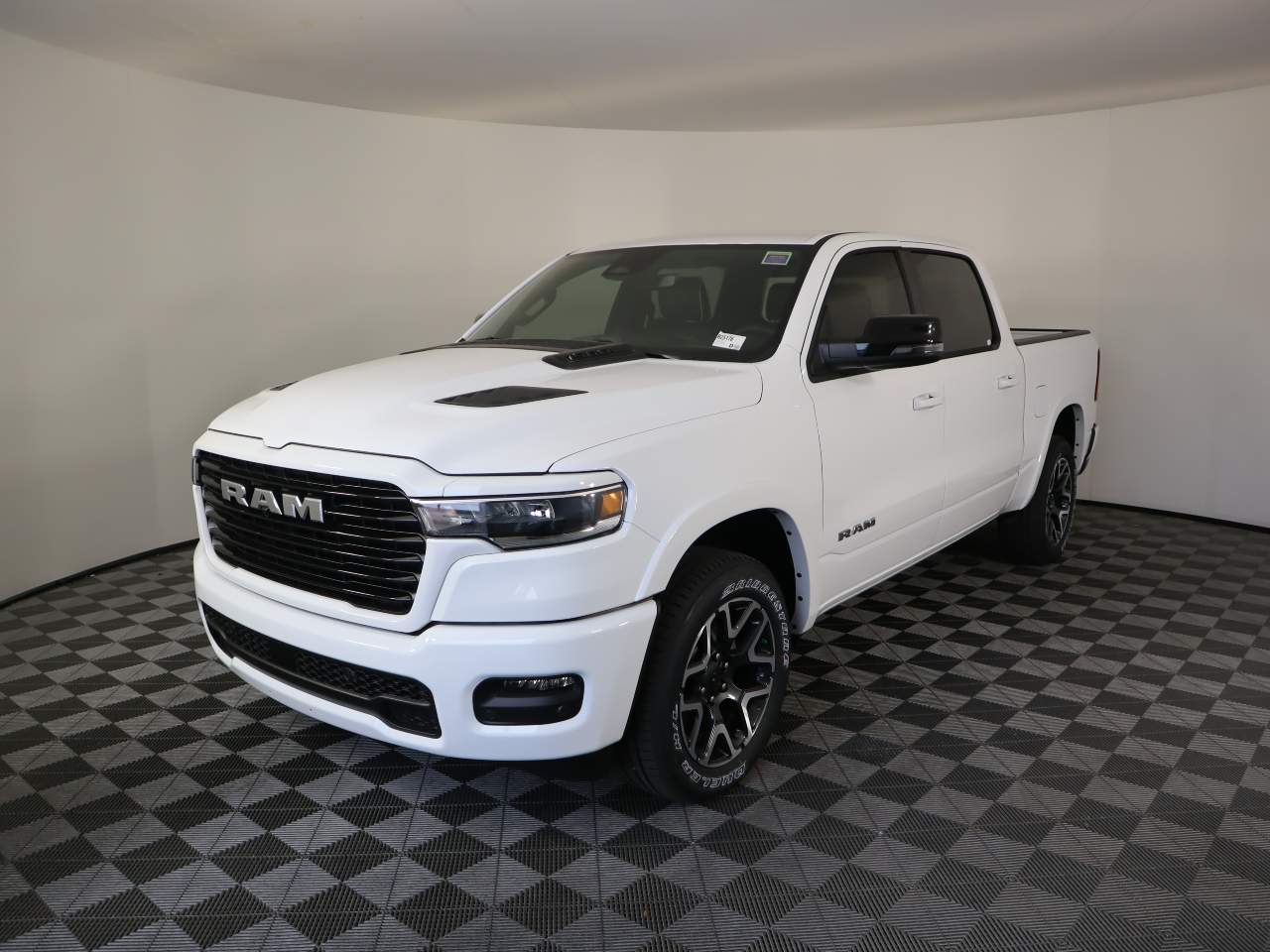 2025 Ram 1500 Crew Cab Laramie