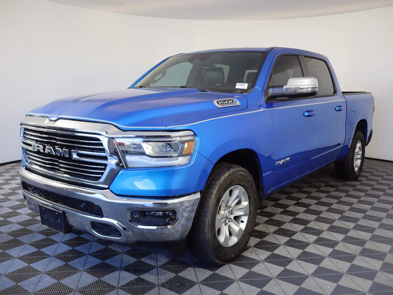 2024 RAM 1500 Laramie 4x4 Crew Cab 5'7's photo