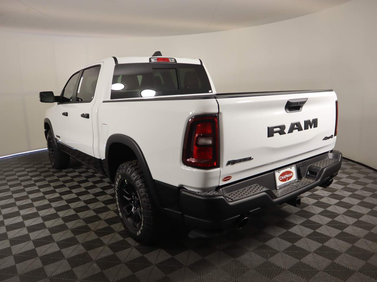 View vehicle photo 4