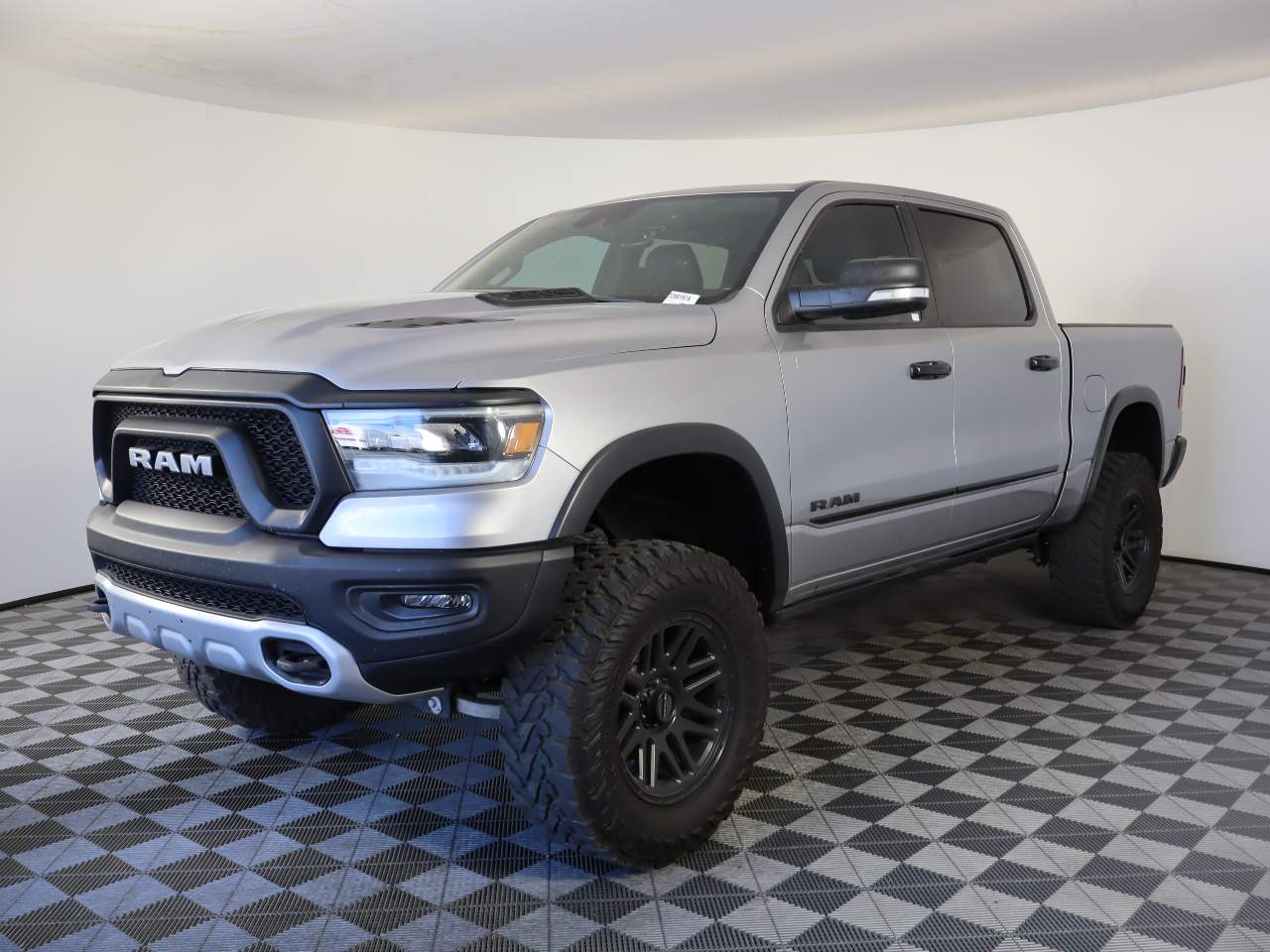 Billet Silver Metallic Clear Coat 2022 RAM 1500 Pickup Truck Four-Wheel Drive 8-Speed Automatic