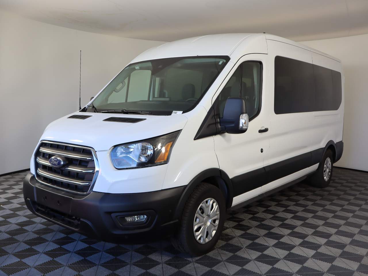 2025 Ford Transit 350 XLT 15 Passenger