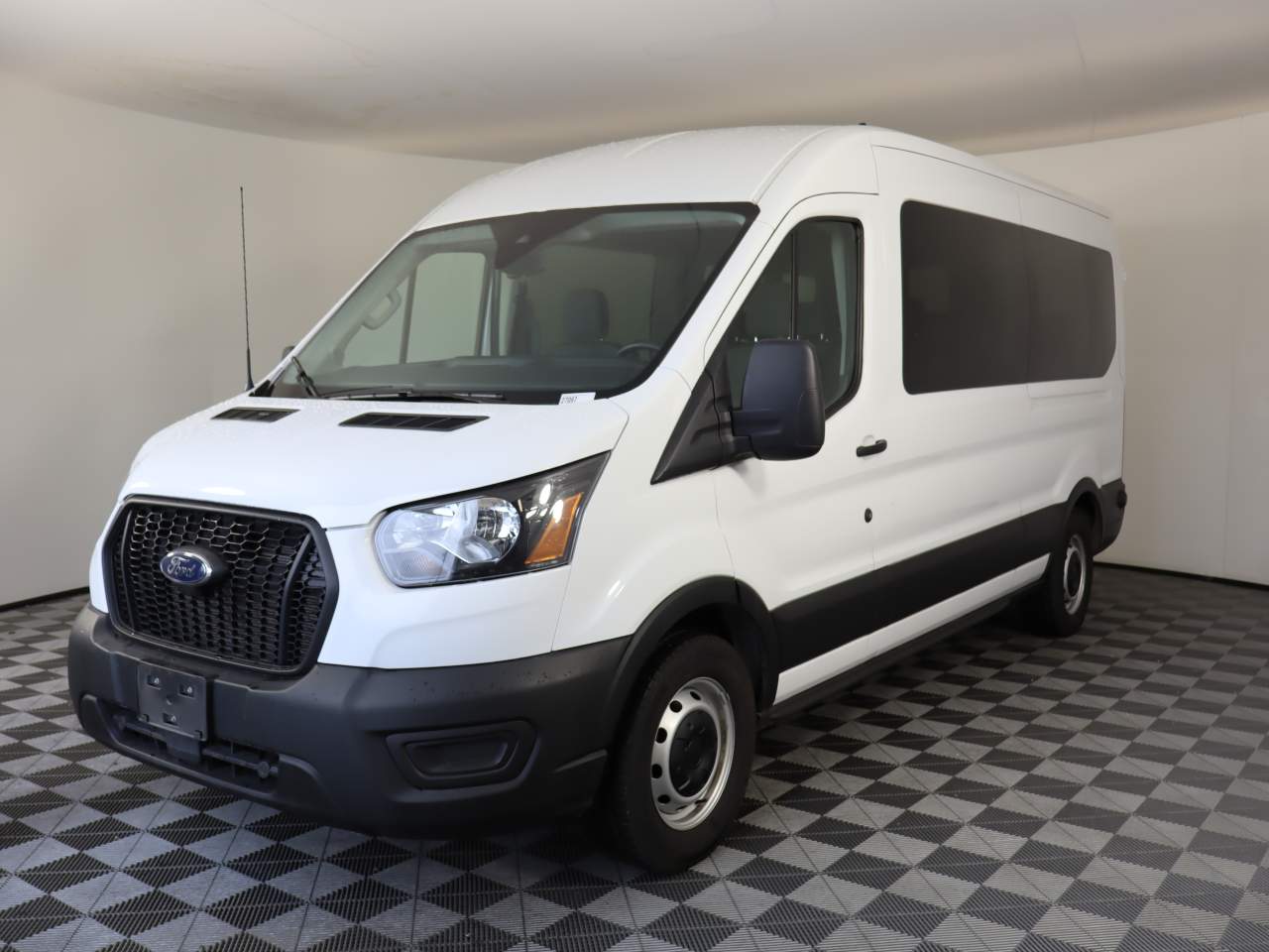2024 Ford Transit 350 XL 15 Passenger