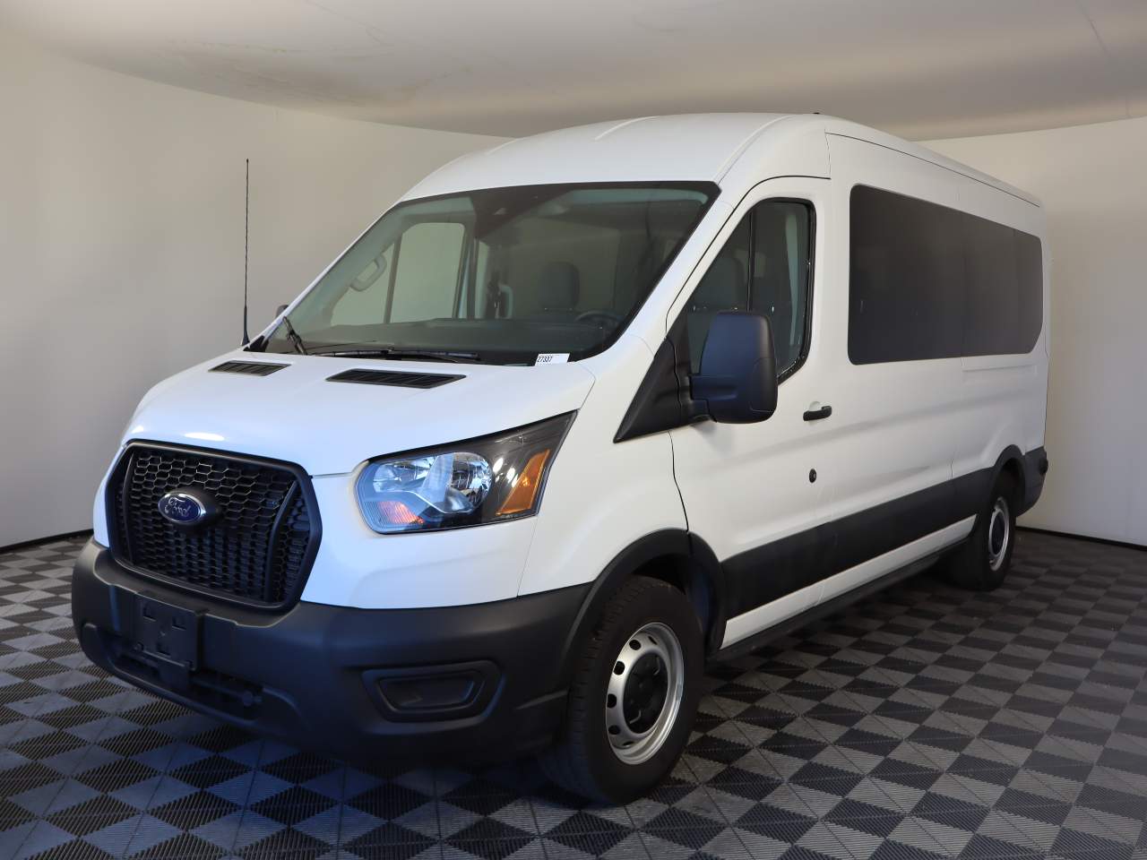 2024 Ford Transit 350 XL 15 Passenger