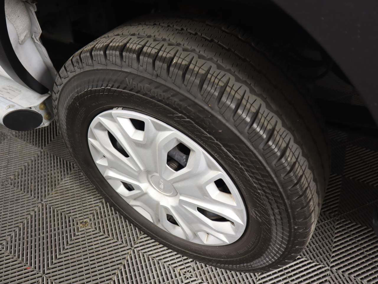 View vehicle photo 6