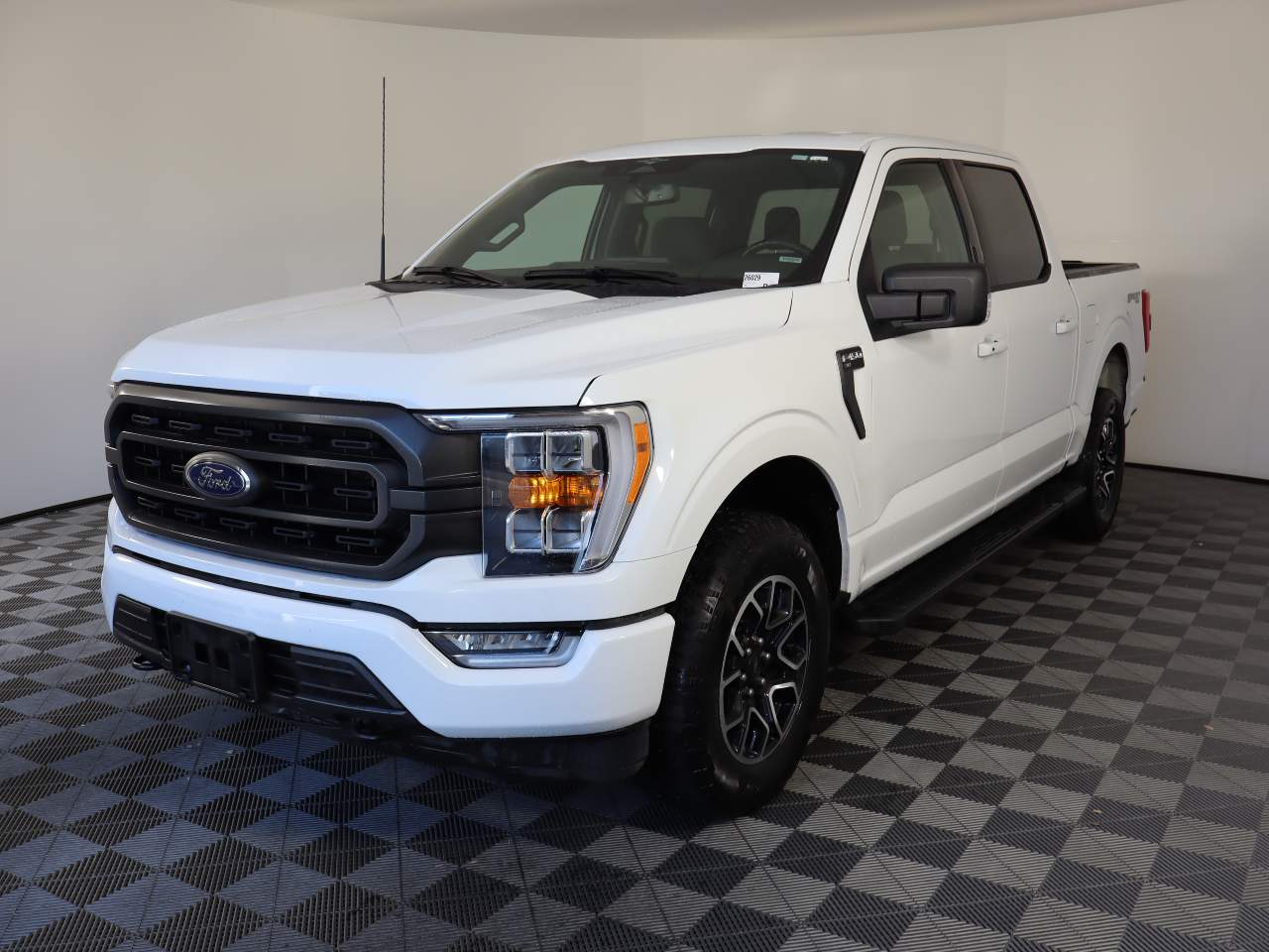 2023 Ford F-150 XLT Crew Cab